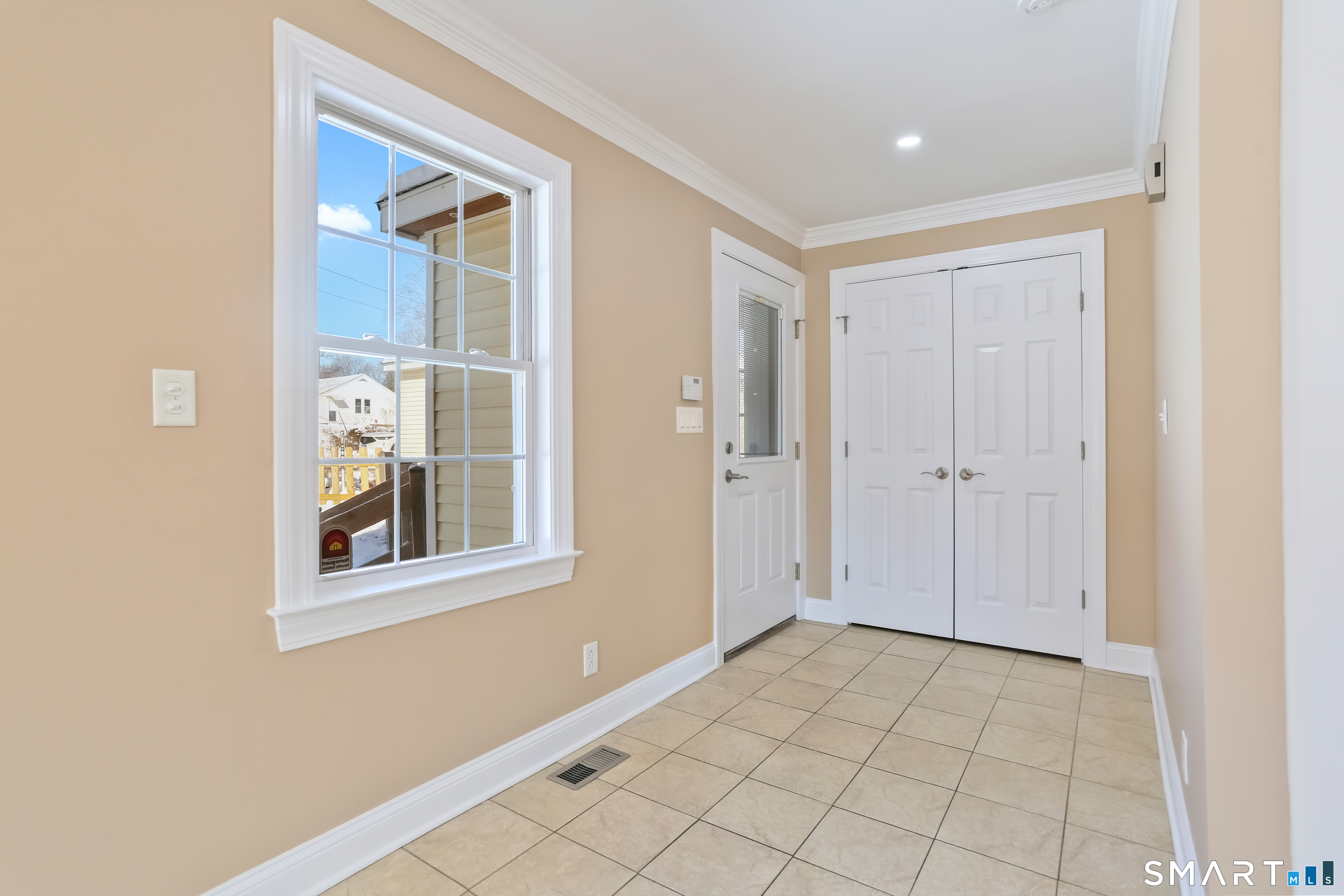 75 Middlebrooks Avenue Trumbull, CT 06611 - Photo 4 of 25