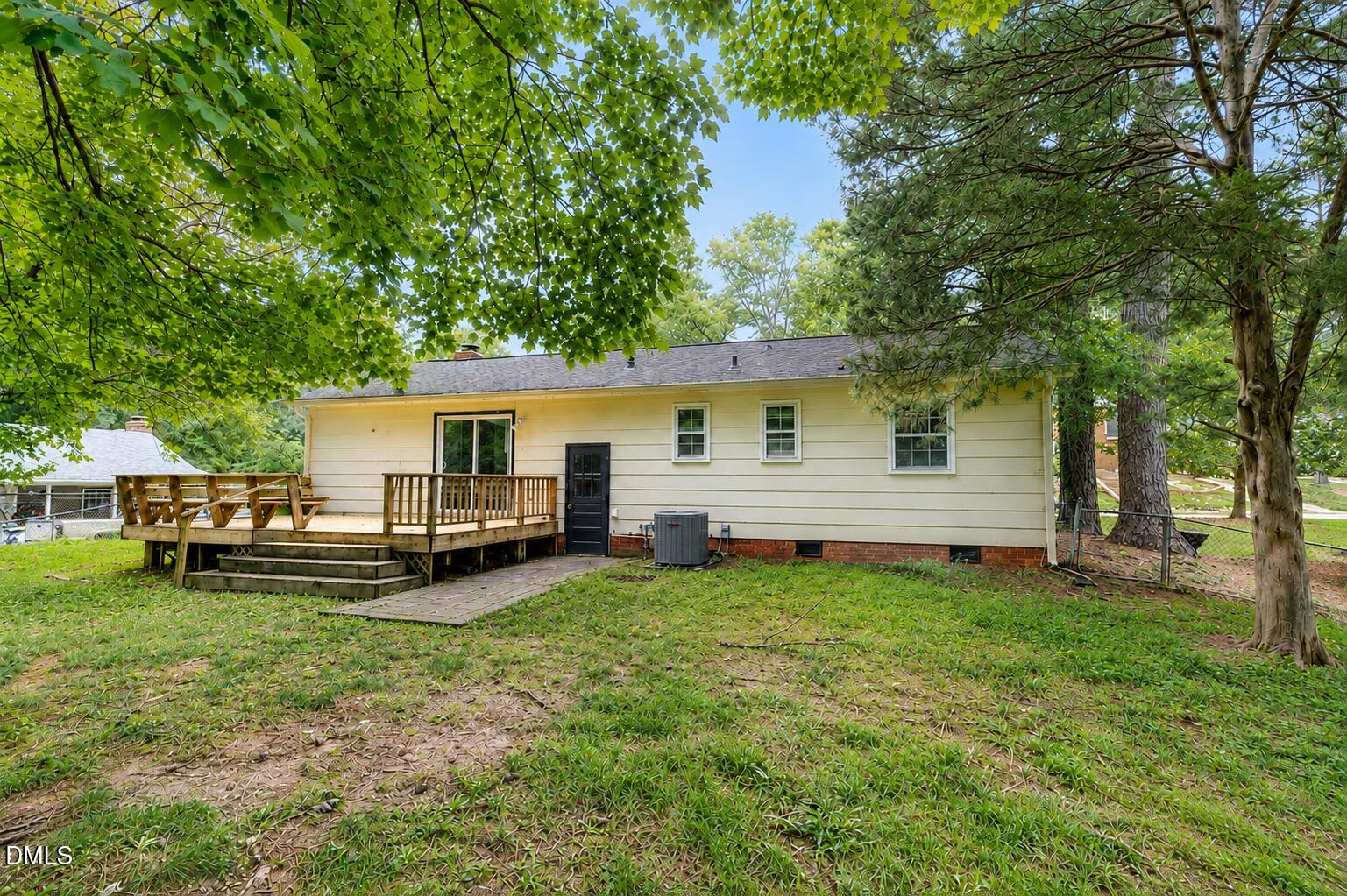 5804 Caledonia Street Raleigh, NC 27609 - Photo 39 of 42 36