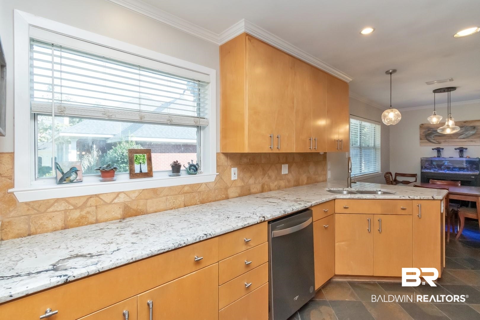 251 Suffolk Road Mobile, AL 36608 - Photo 18 of 53
