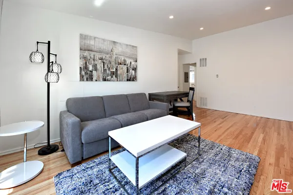 $2,566 | 4035 Inglewood Boulevard, Unit 5, Los Angeles, CA 90066