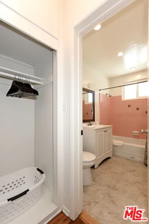 $2,566 | 4035 Inglewood Boulevard, Unit 5, Los Angeles, CA 90066
