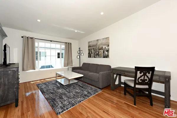 $2,566 | 4035 Inglewood Boulevard, Unit 5, Los Angeles, CA 90066