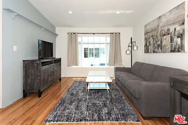 $2,566 | 4035 Inglewood Boulevard, Unit 5, Los Angeles, CA 90066