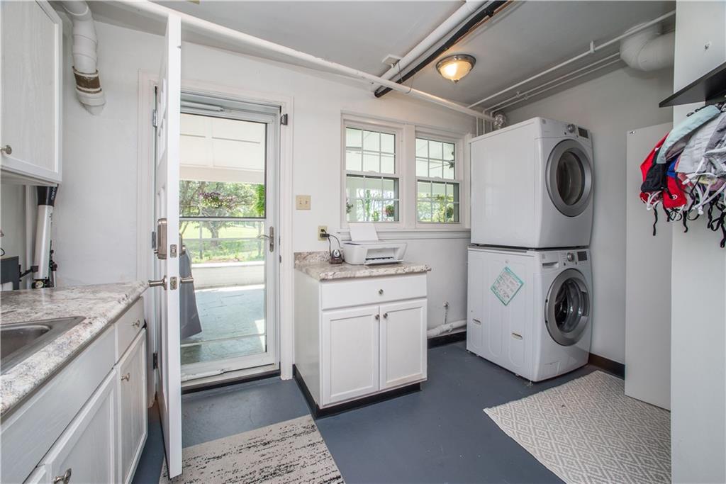 554 Westover Road Pittsburgh, PA 15228 - Photo 19 of 25 Gallery Image 19