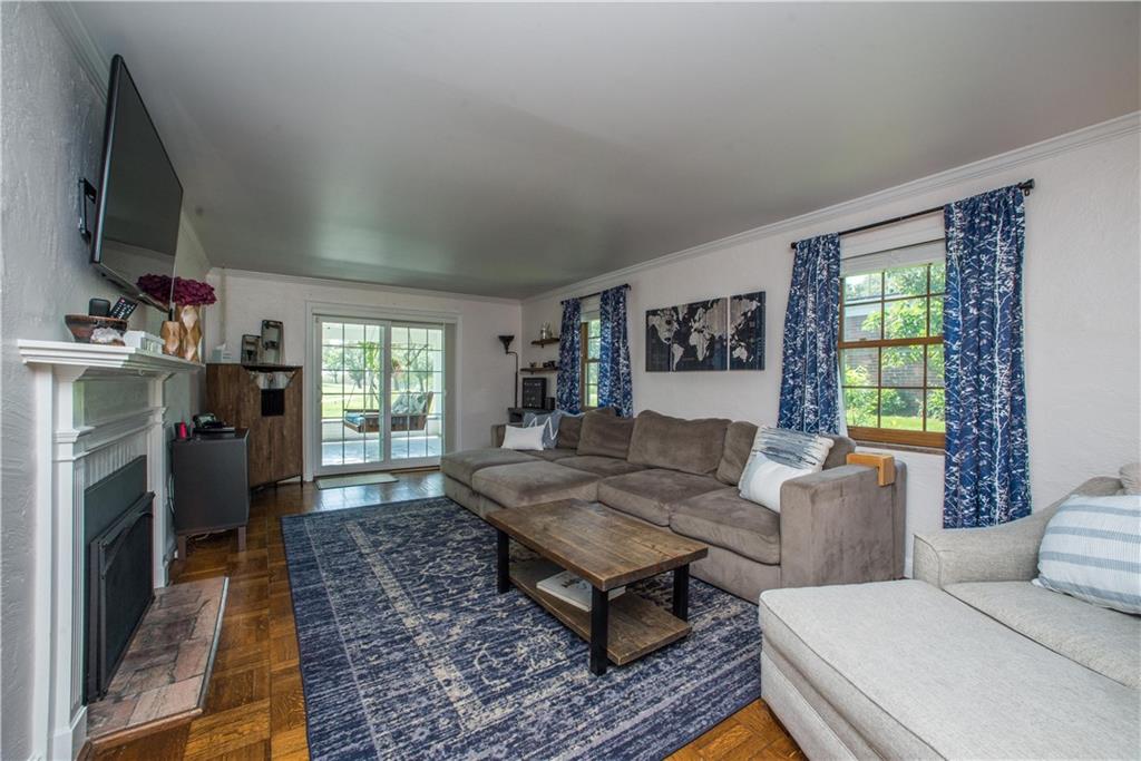554 Westover Road Pittsburgh, PA 15228 - Photo 3 of 25 Gallery Image 3