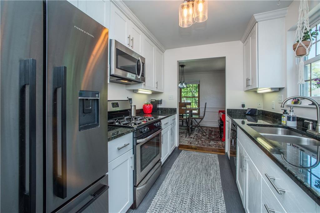 554 Westover Road Pittsburgh, PA 15228 - Photo 9 of 25 Gallery Image 9