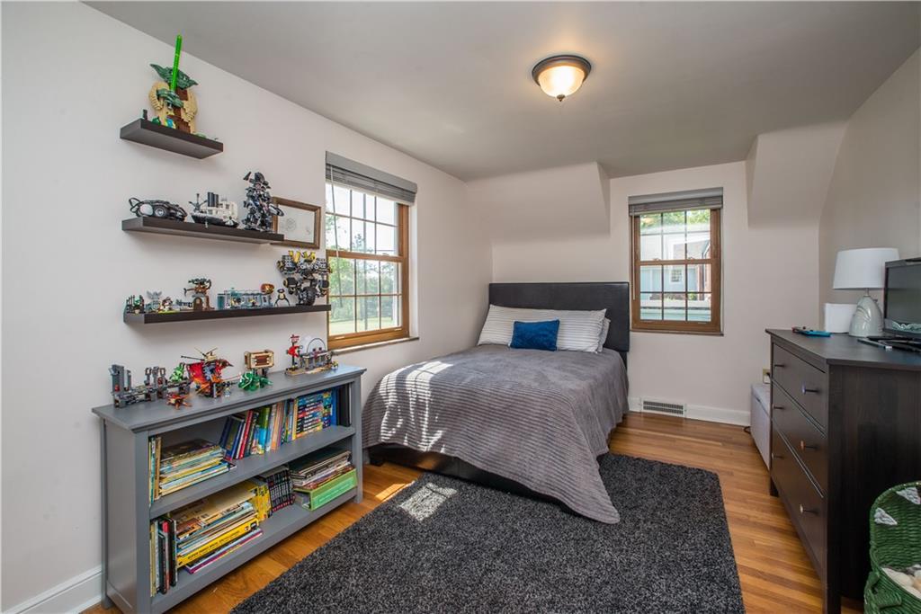 554 Westover Road Pittsburgh, PA 15228 - Photo 10 of 25 Gallery Image 10