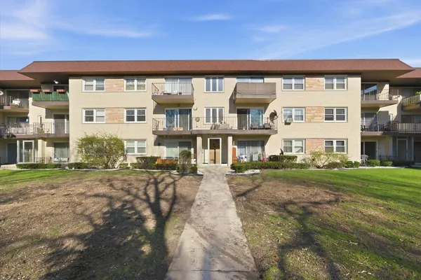 $245,000 | 5211 North Potawatomie Avenue, Unit 206, Chicago, IL 60656