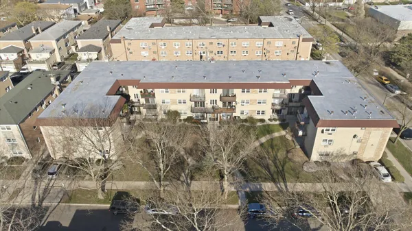 $245,000 | 5211 North Potawatomie Avenue, Unit 206, Chicago, IL 60656