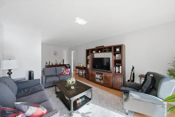 $245,000 | 5211 North Potawatomie Avenue, Unit 206, Chicago, IL 60656