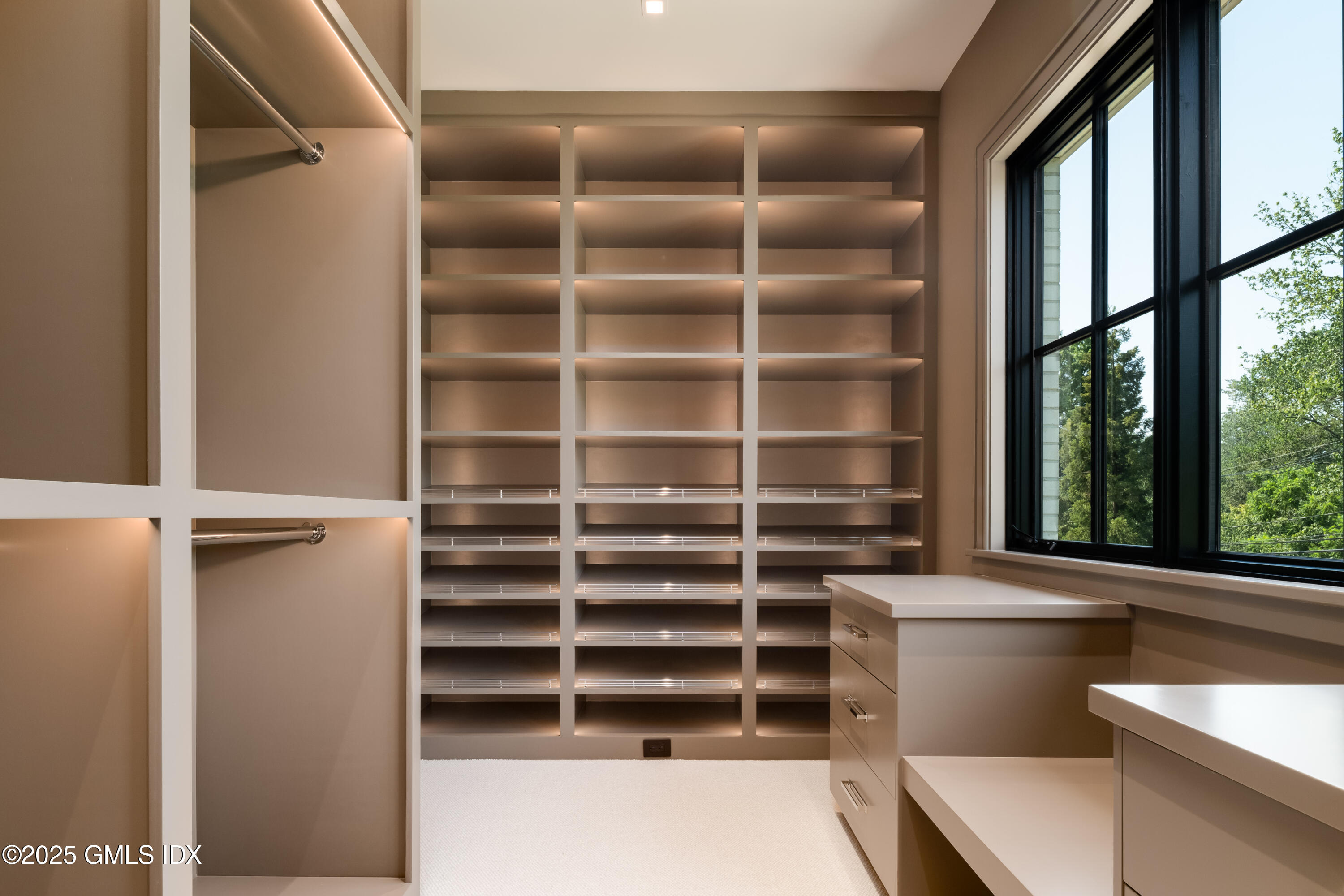 7 Parsonage Road Greenwich, CT 06830 - Photo 18 of 39 PRIMARY DRESSING ROOM #2