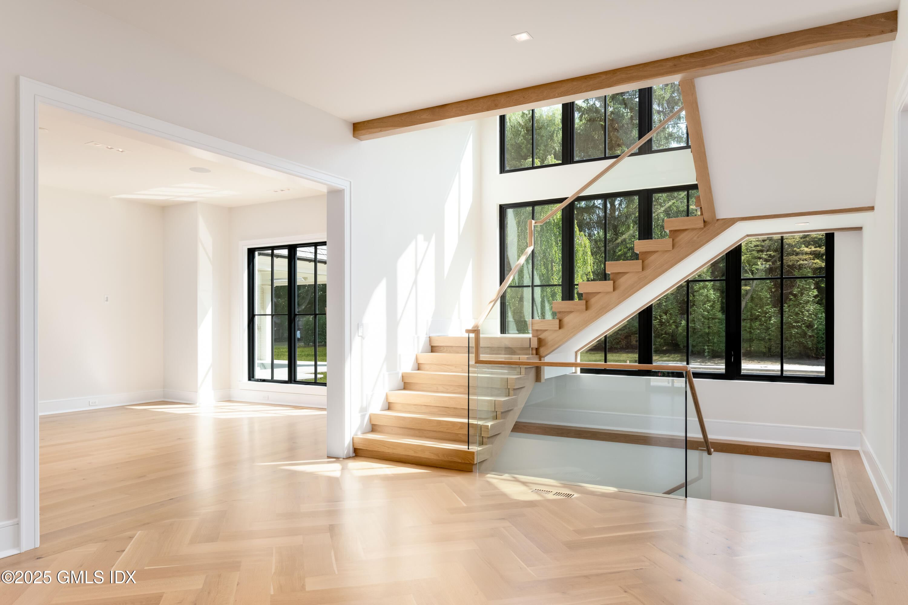 7 Parsonage Road Greenwich, CT 06830 - Photo 2 of 39 FOYER