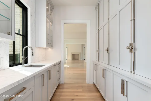 $13,995,000 | 7 Parsonage Road, Greenwich, CT 06830