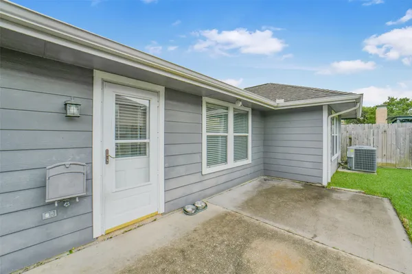 $260,000 | 19815 Rocky Shores Drive, Tomball, TX 77375