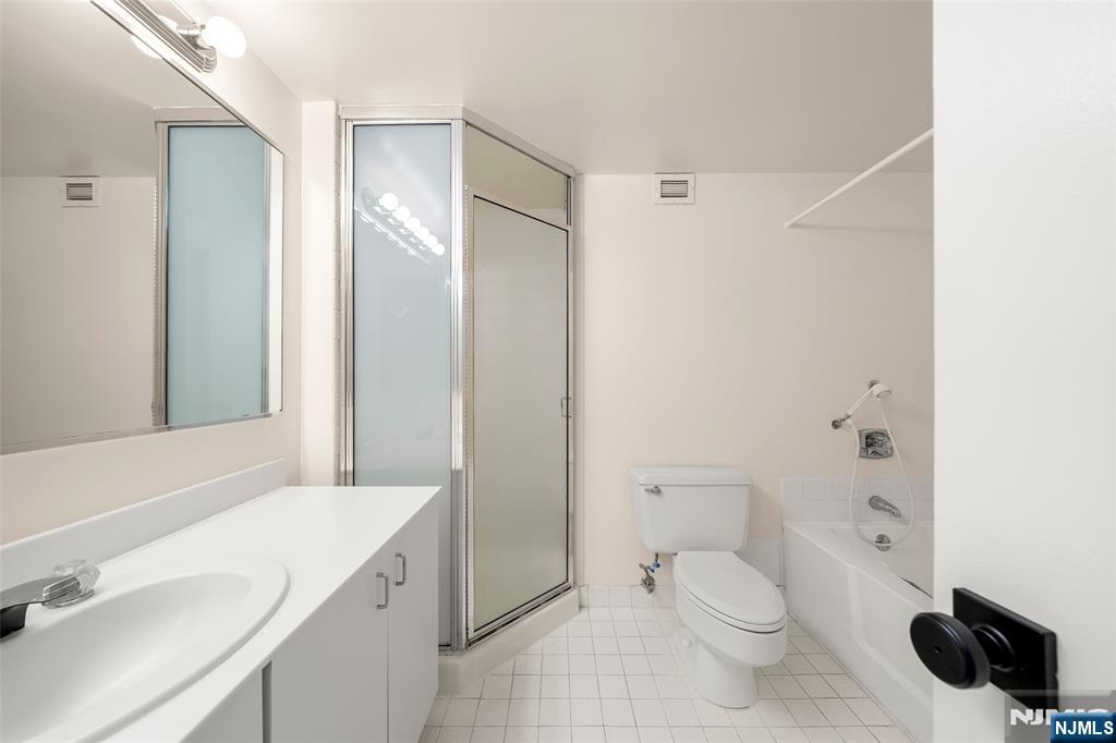 1077 River Road, Unit 606 Edgewater, NJ 07020 - Photo 17 of 23