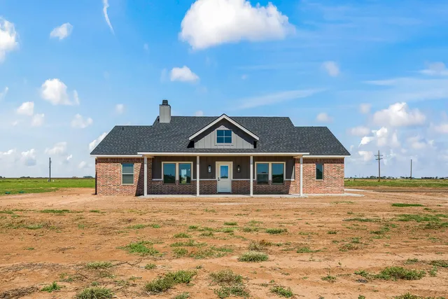 $384,900 | 17614 C R 3100, Slaton, TX 79364