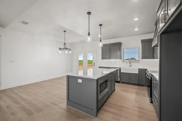 $384,900 | 17614 C R 3100, Slaton, TX 79364