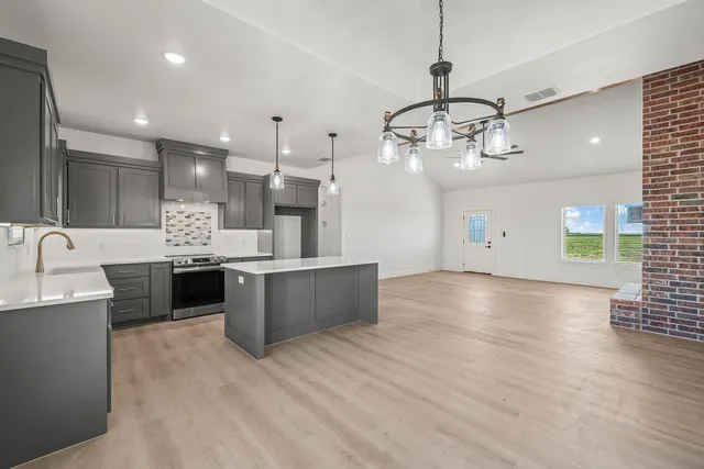 $384,900 | 17614 C R 3100, Slaton, TX 79364