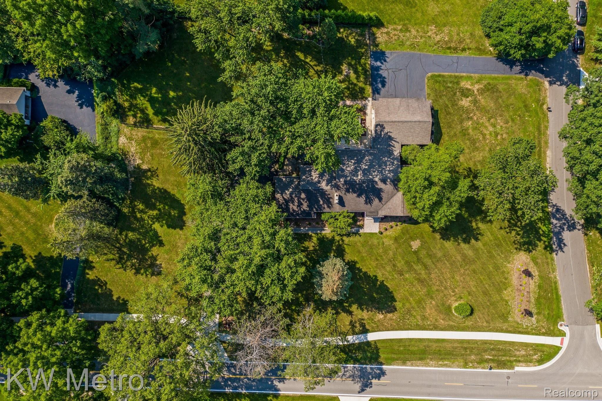 3985 Lincoln Road Bloomfield Hills, MI 48301 - Photo 19 of 46 44-web-or-mls-3985 Lincoln Road Bloomfield Township0038.jpg