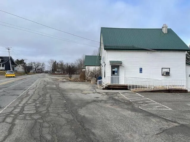 $95,000 | 986 Main, Unit 2, Winn, ME 04495
