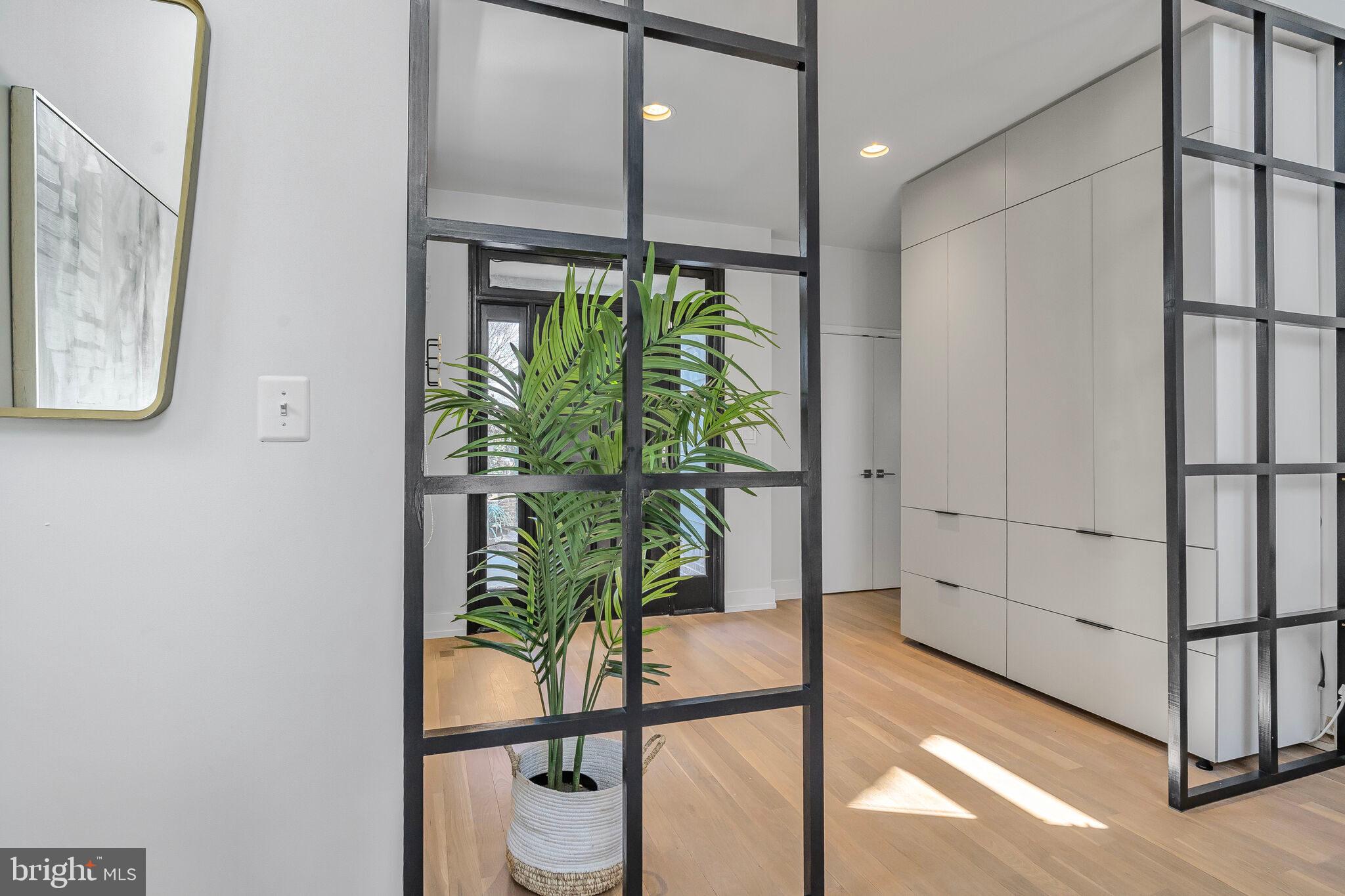 2009 Beacon Place Reston, VA 20191 - Photo 4 of 40 a window in an empty room
