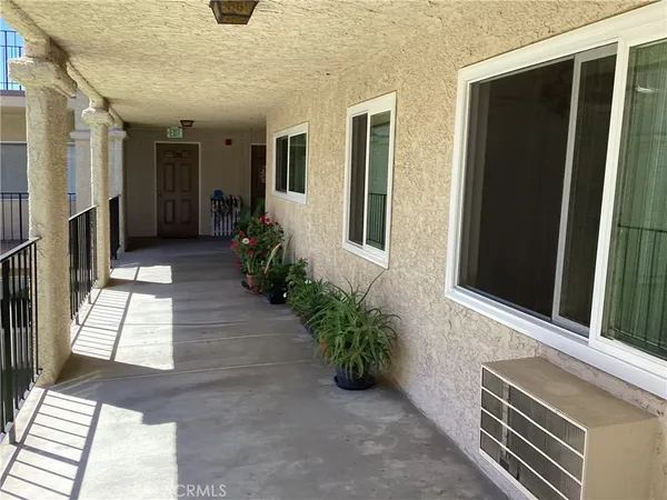 $2,399 | 3010 Montrose Avenue, Unit 17, Glendale, CA 91214