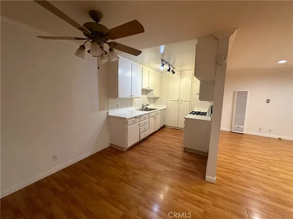 $2,399 | 3010 Montrose Avenue, Unit 17, Glendale, CA 91214