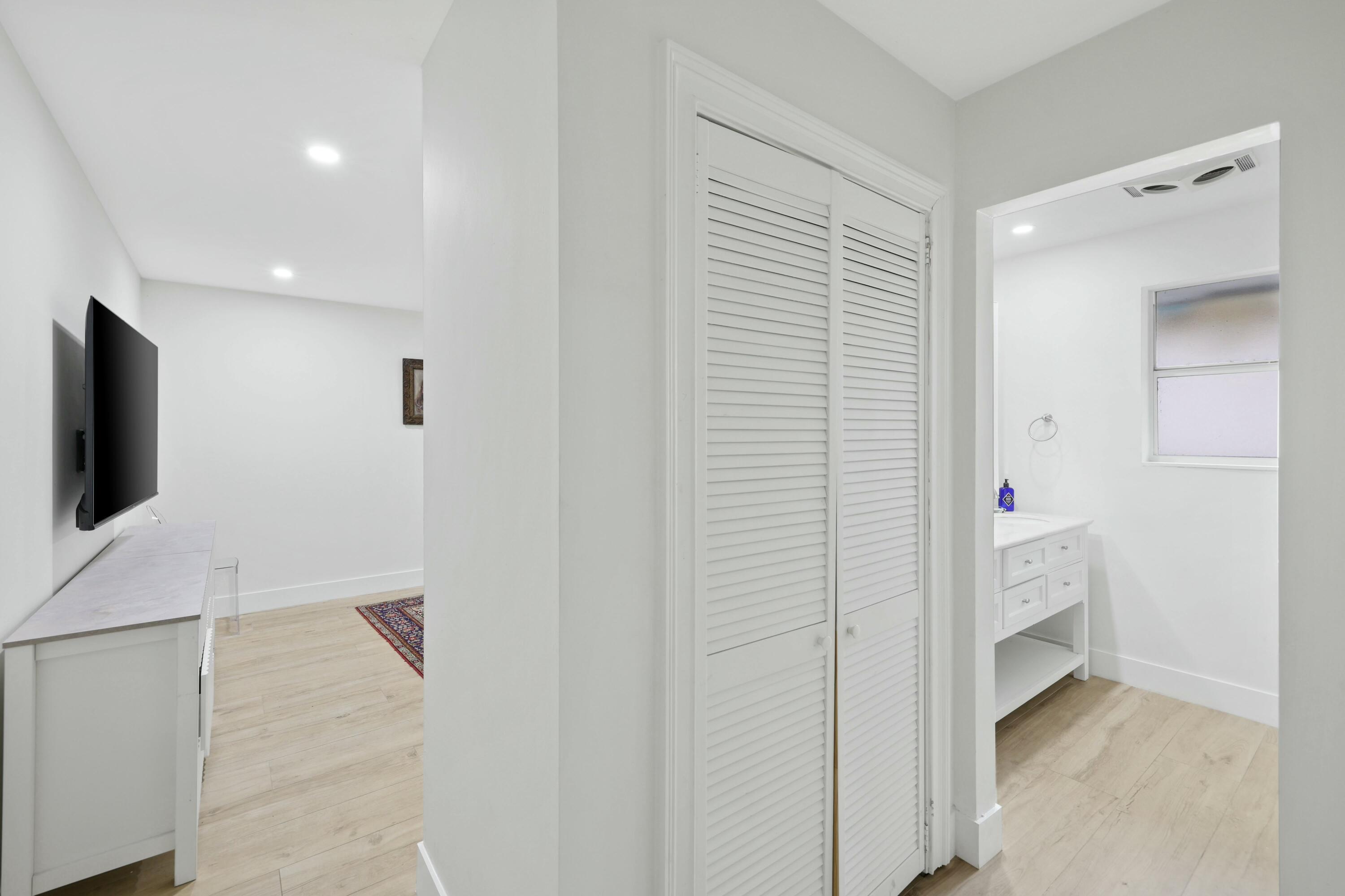 486 Northwest 1st Street Boca Raton, FL 33432 - Photo 19 of 27 tempImagexdxsgk