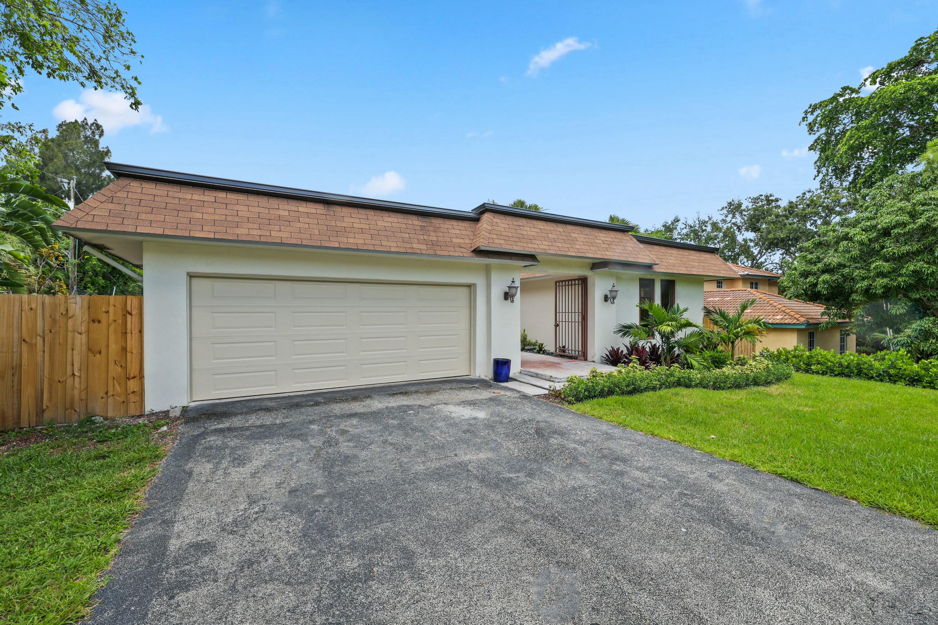 486 Northwest 1st Street Boca Raton, FL 33432 - Photo 2 of 27 tempImageVwLYHM