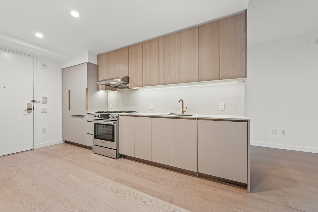 3 Court Square, Unit 2805 Queens, NY 11101 - Photo 20 of 21 Photo 21