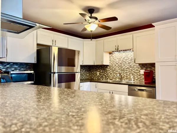 $159,900 | 1916 Southview Court, Jacksonville, IL 62650