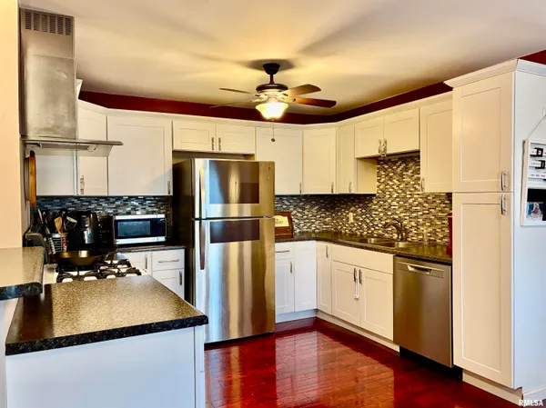 $164,900 | 1916 Southview Court, Jacksonville, IL 62650