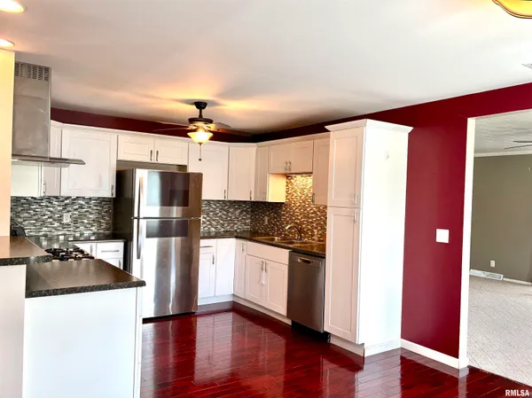 $164,900 | 1916 Southview Court, Jacksonville, IL 62650