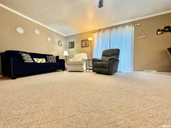 $159,900 | 1916 Southview Court, Jacksonville, IL 62650