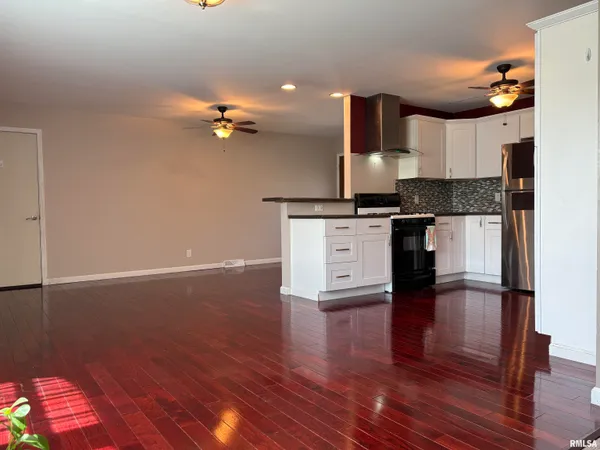 $164,900 | 1916 Southview Court, Jacksonville, IL 62650
