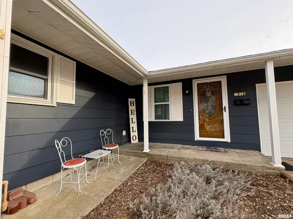 $159,900 | 1916 Southview Court, Jacksonville, IL 62650