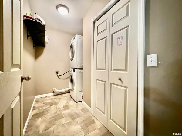 $164,900 | 1916 Southview Court, Jacksonville, IL 62650