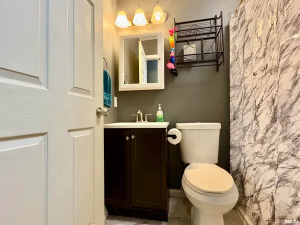 $159,900 | 1916 Southview Court, Jacksonville, IL 62650