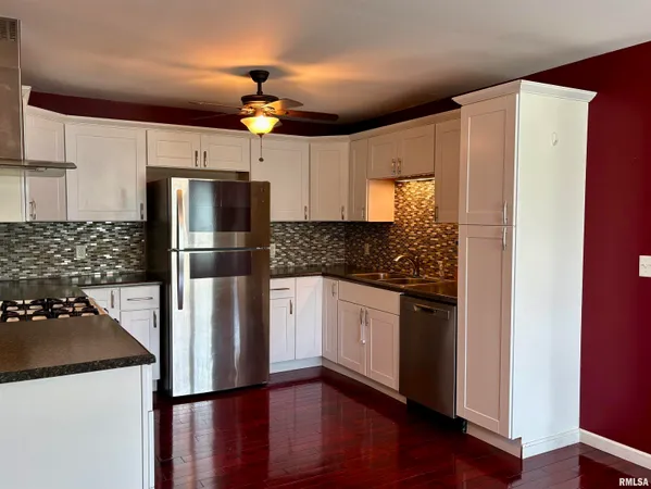 $164,900 | 1916 Southview Court, Jacksonville, IL 62650