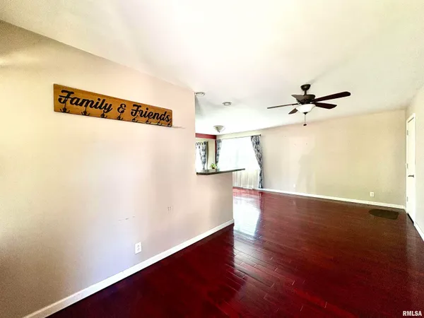 $164,900 | 1916 Southview Court, Jacksonville, IL 62650