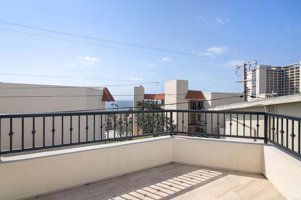 848 Prospect Street, Unit C La Jolla, CA 92037 - Photo 5 of 24 a view of balcony with city view