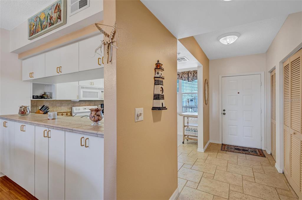 6475 Shoreline Drive, Unit 5102 St. Petersburg, FL 33708 - Photo 6 of 39