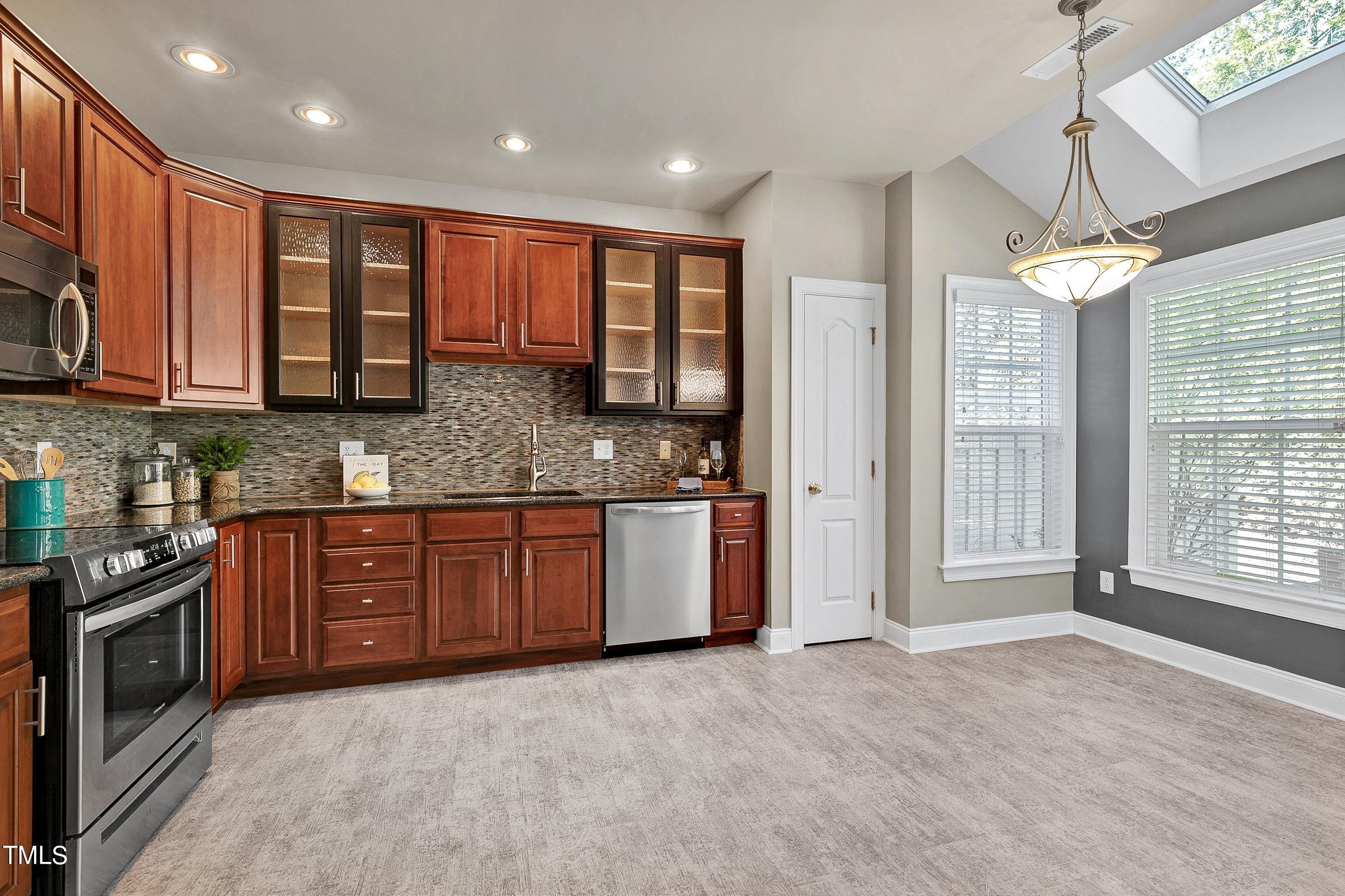 11228 Presidio Drive Raleigh, NC 27617 - Photo 15 of 43 16-Scene-16