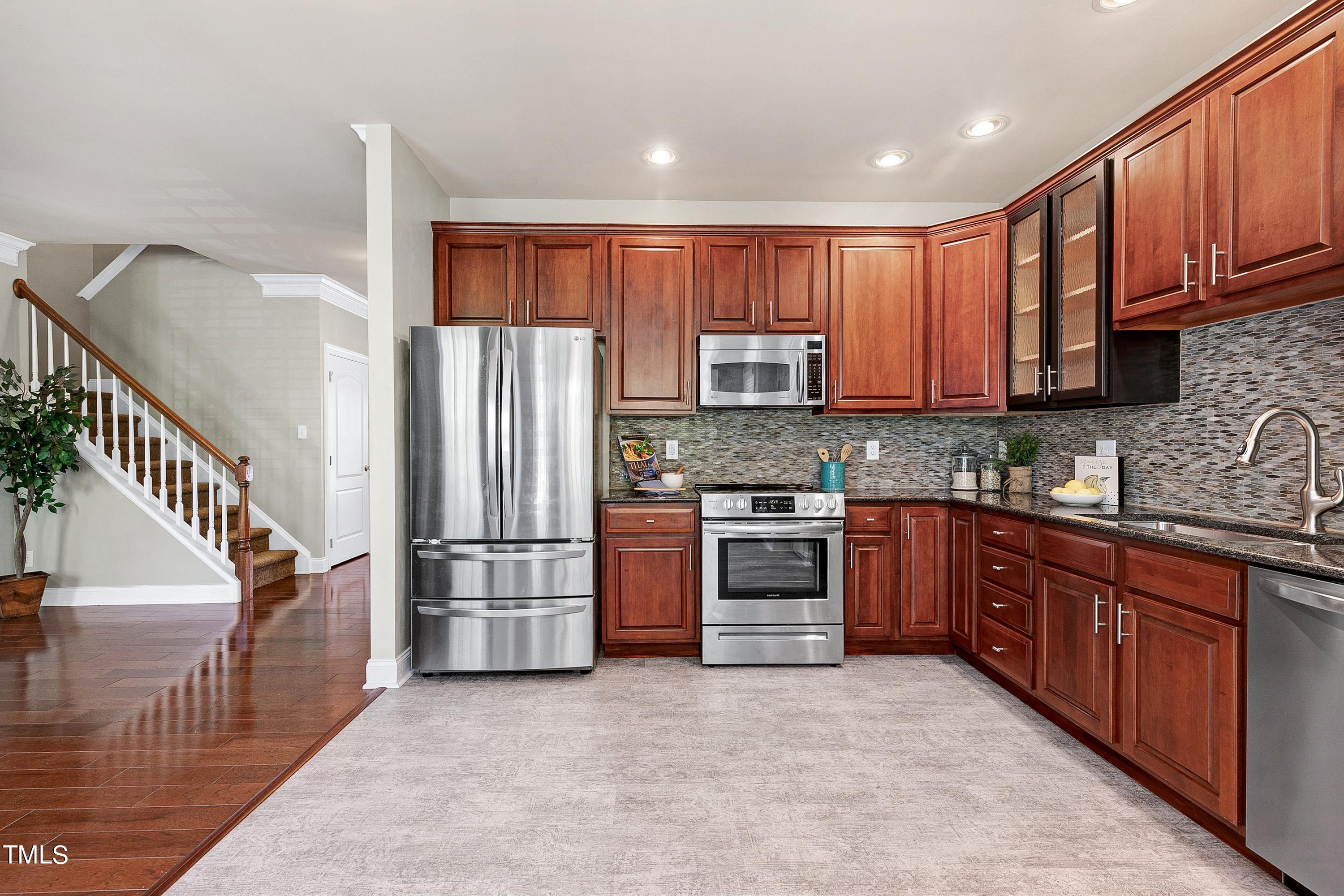 11228 Presidio Drive Raleigh, NC 27617 - Photo 17 of 43 18-Scene-18