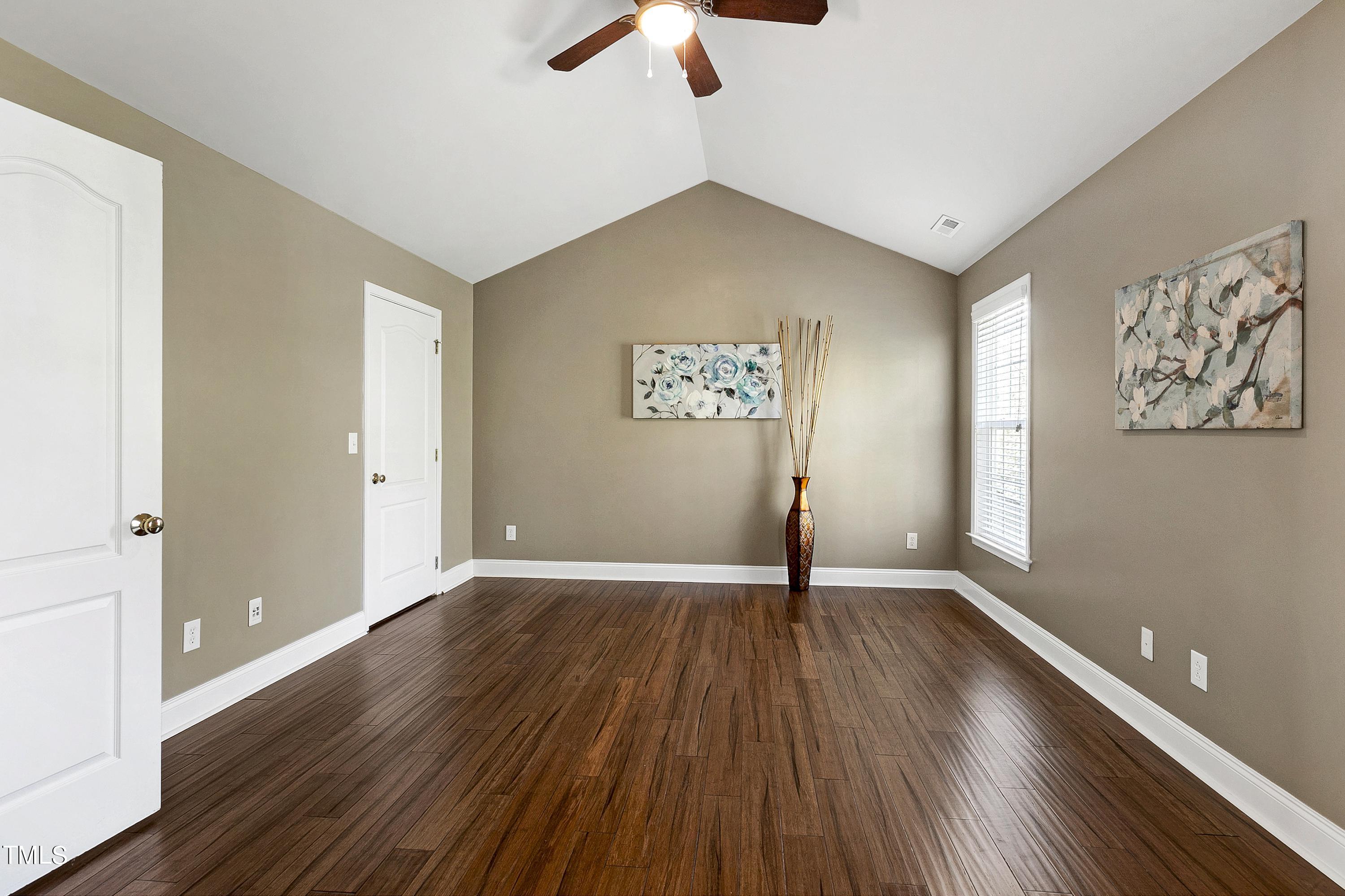 11228 Presidio Drive Raleigh, NC 27617 - Photo 24 of 43 25-Scene-25