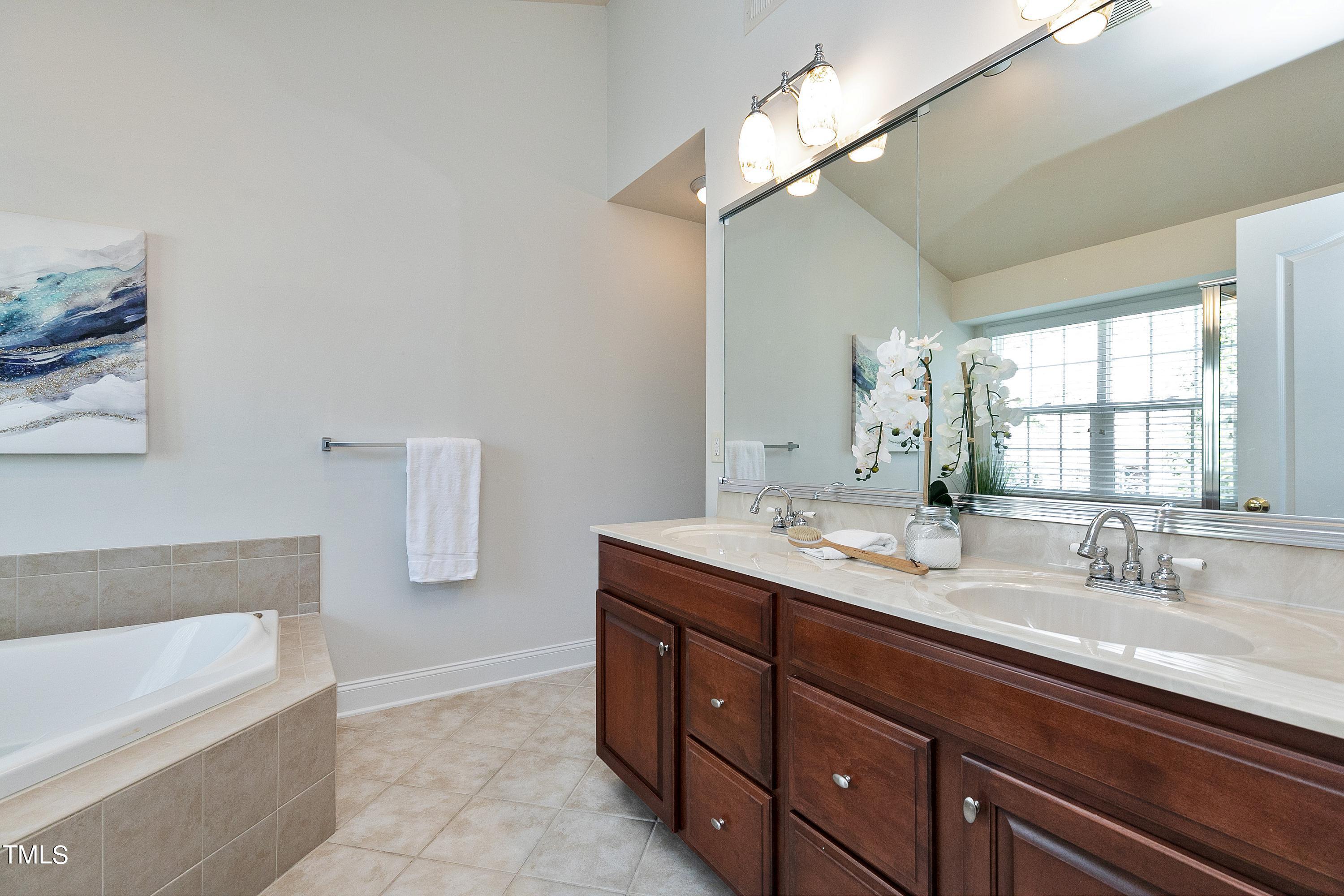 11228 Presidio Drive Raleigh, NC 27617 - Photo 26 of 43 27-Scene-27
