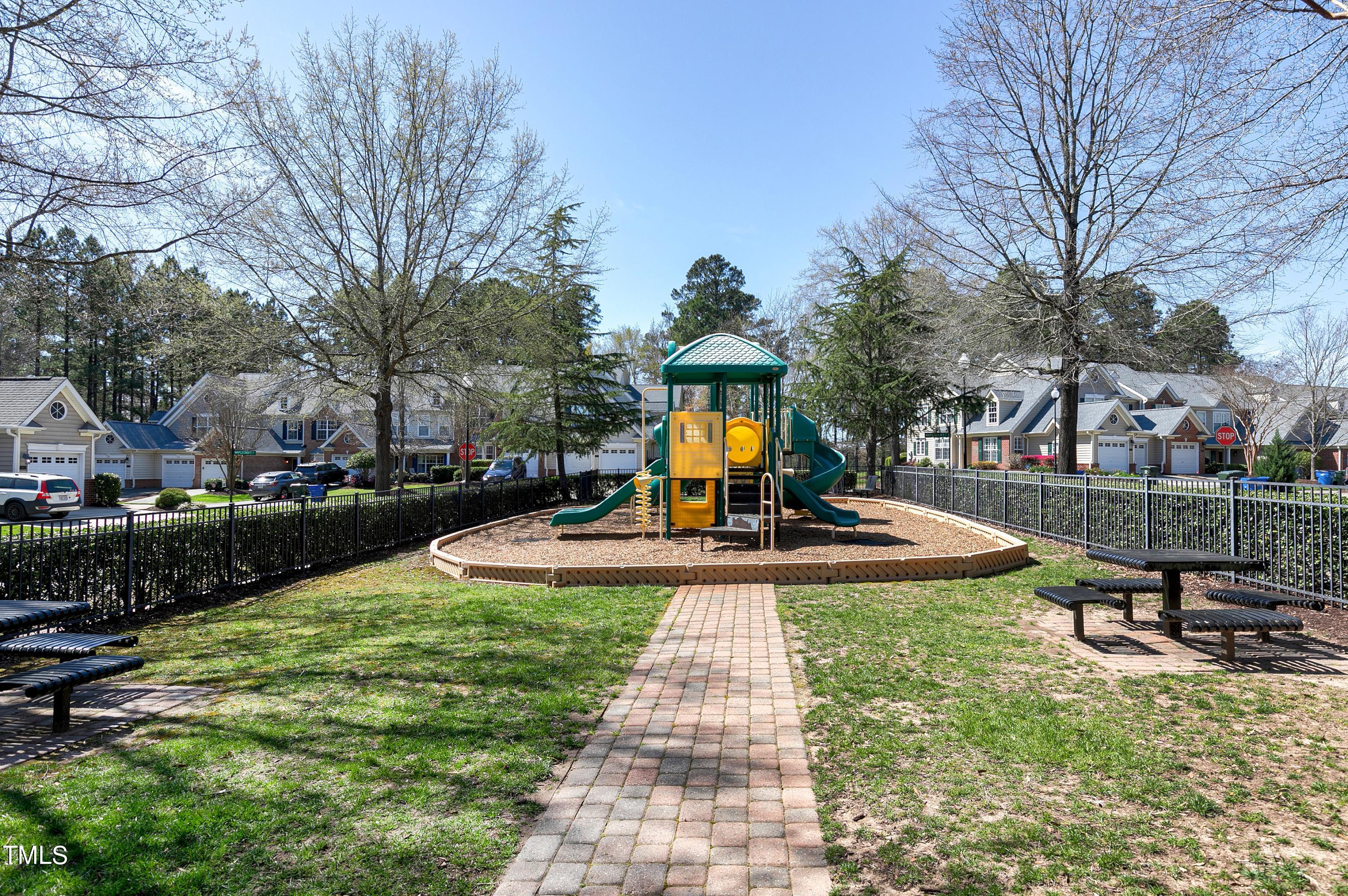 11228 Presidio Drive Raleigh, NC 27617 - Photo 39 of 43 43-Scene-43
