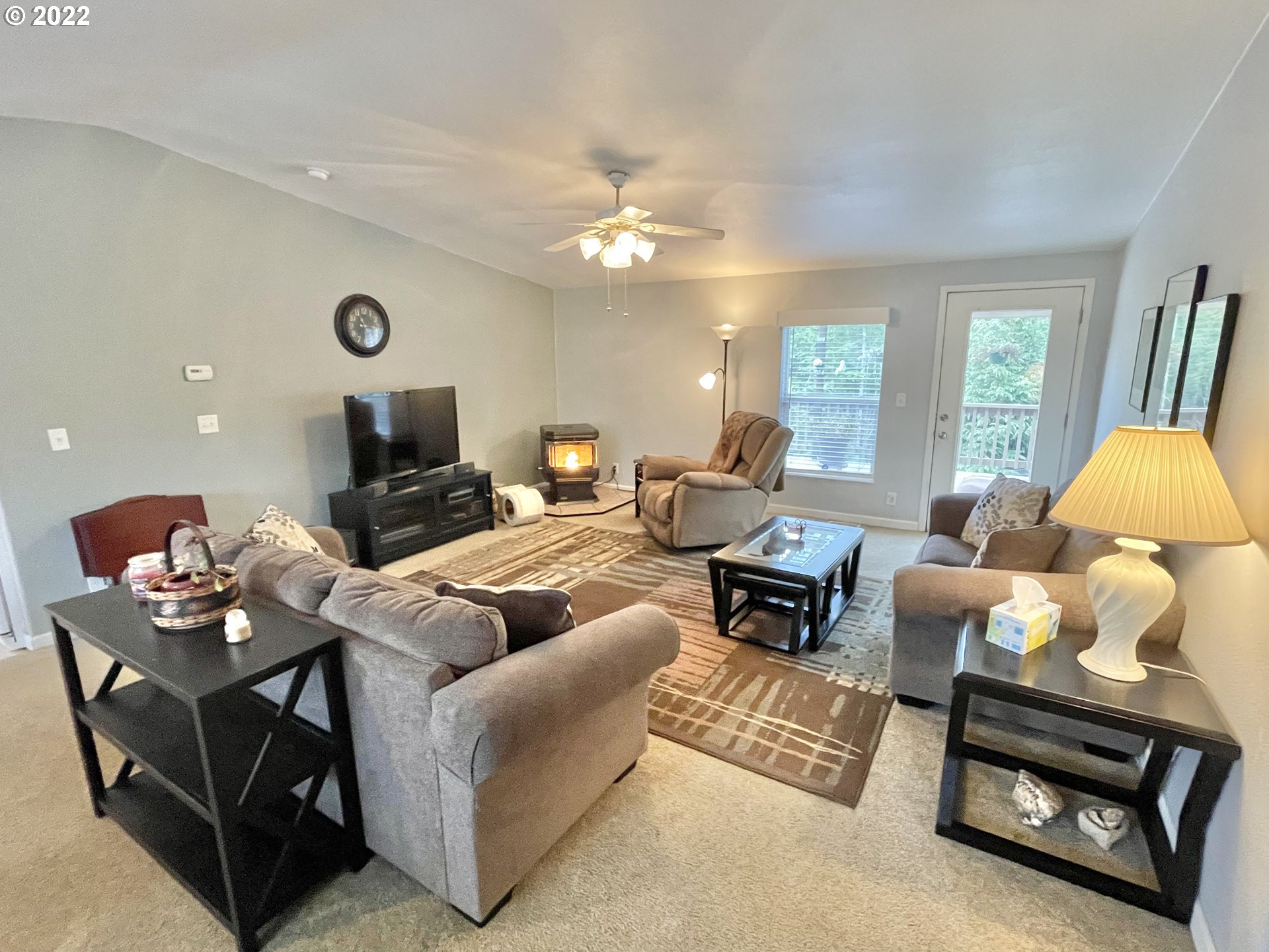 69286 Joshua Rd Bend North Bend, OR 97459 - Photo 3 of 32 Gallery Image 3