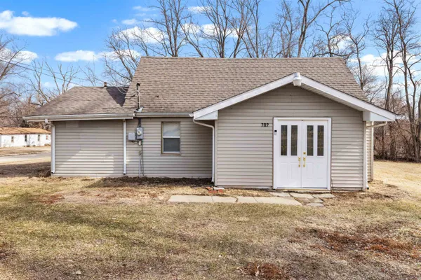$74,900 | 702 Cambridge Avenue, Rockford, IL 61102