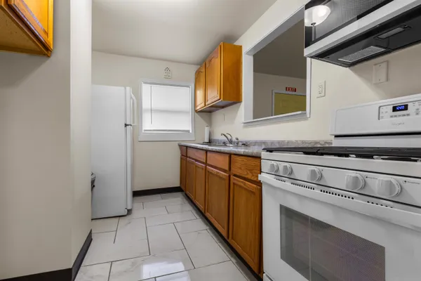 $74,900 | 702 Cambridge Avenue, Rockford, IL 61102